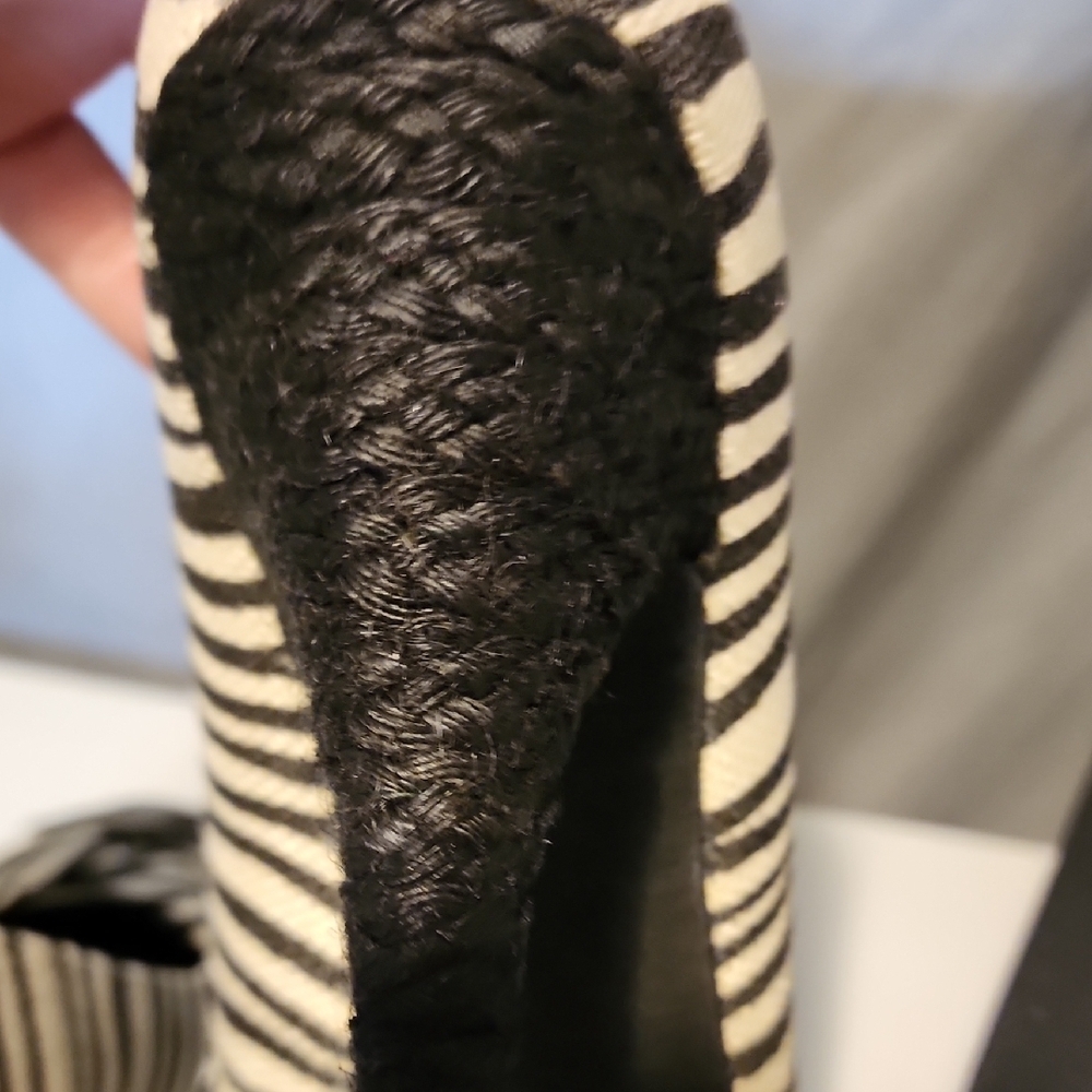 Rocket Dog Black and White Zebra Print Heels - Picture 6 of 11